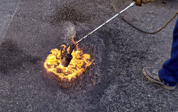 Taobh A Deas Loch Aineort flat roofing repairs